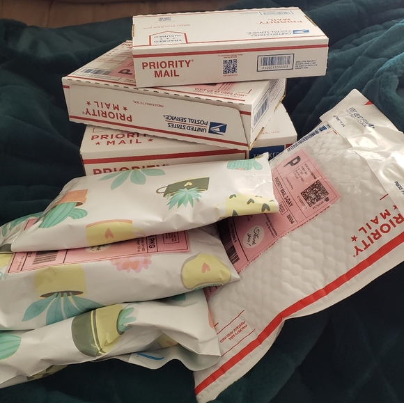 Meet your Posher, Chazzy 💚 - Picture 2 of 9